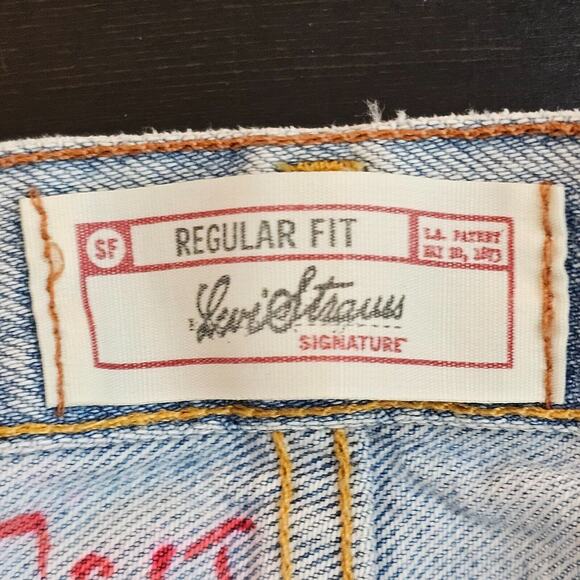 Vintage Signature Levi Strauss Relaxed Fit Denim Jeans Mens 34x32 Actual 32x30 - Picture 9 of 15